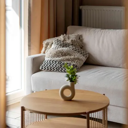 Sky Eleven - Parking & Balcony By Renters Prestige