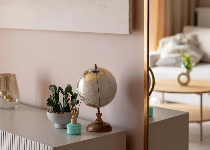 Apartment Sky Eleven - Parking & Balcony By Renters Prestige