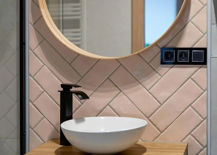 Sky Eleven - Parking & Balcony By Renters Prestige Apartment *