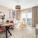 Sky Eleven - Parking & Balcony By Renters Prestige פוזנן