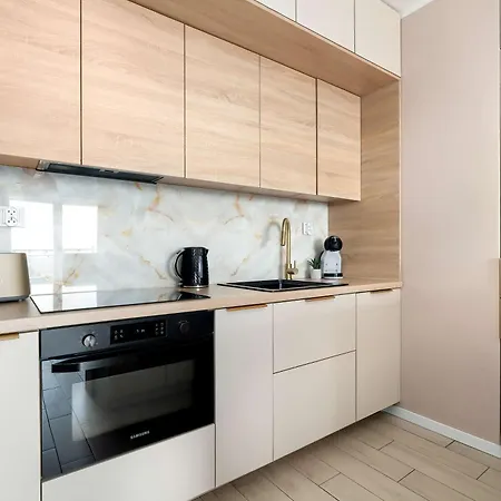 Sky Eleven - Parking & Balcony By Renters Prestige شقة