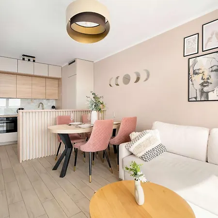 Sky Eleven - Parking & Balcony By Renters Prestige