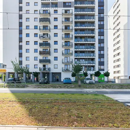 Apartment Sky Eleven - Parking & Balcony By Renters Prestige