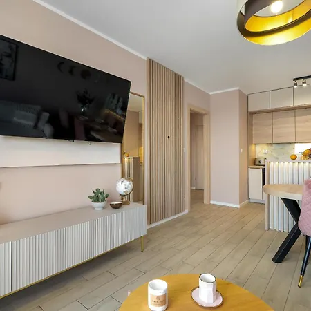 Sky Eleven - Parking & Balcony By Renters Prestige Apartment Posen