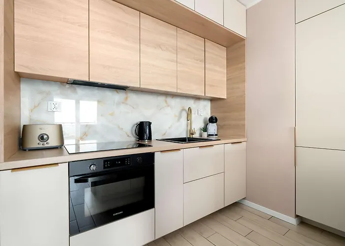 Sky Eleven - Parking & Balcony By Renters Prestige Apartment