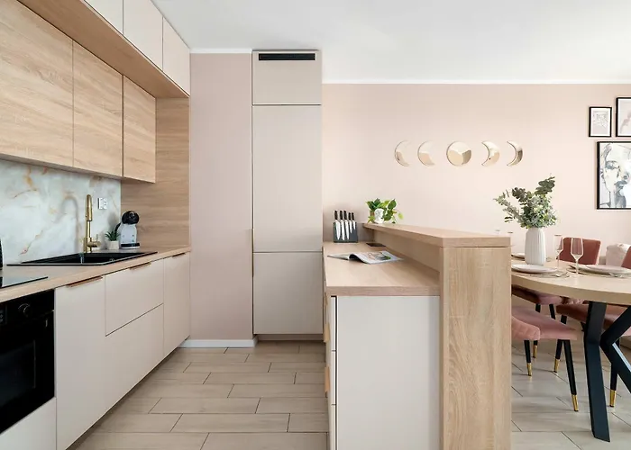 Sky Eleven - Parking & Balcony By Renters Prestige * Posen