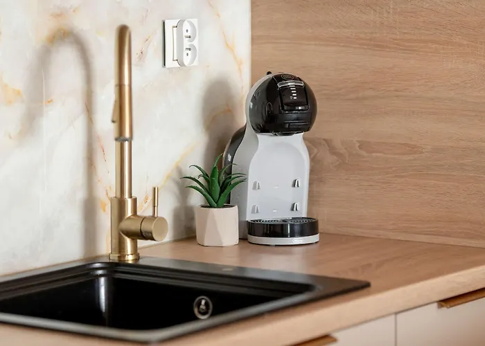 Apartment Sky Eleven - Parking & Balcony By Renters Prestige