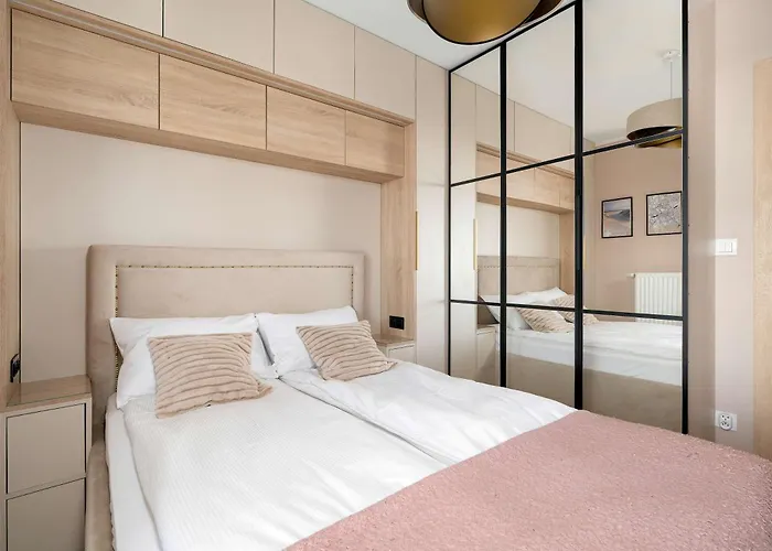 Apartment Sky Eleven - Parking & Balcony By Renters Prestige *