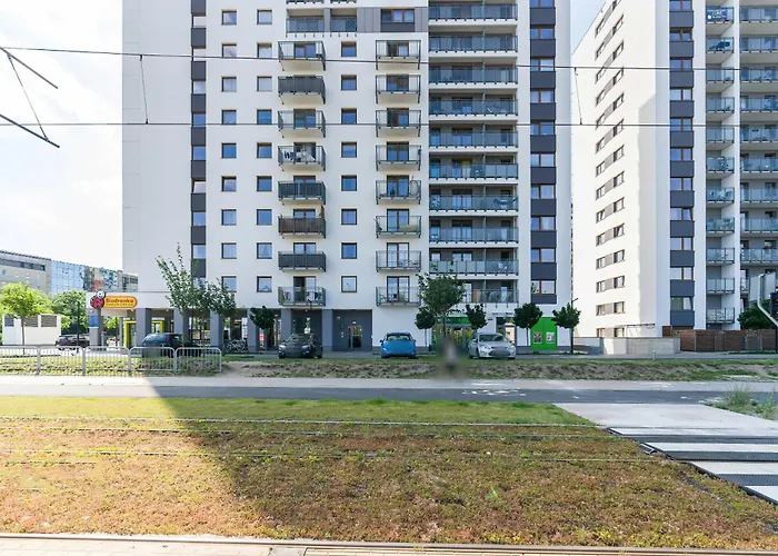 Apartment Sky Eleven - Parking & Balcony By Renters Prestige